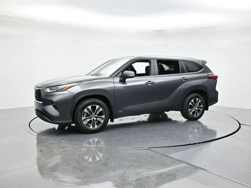 2023 Toyota Highlander Hybrid XLE photo 1