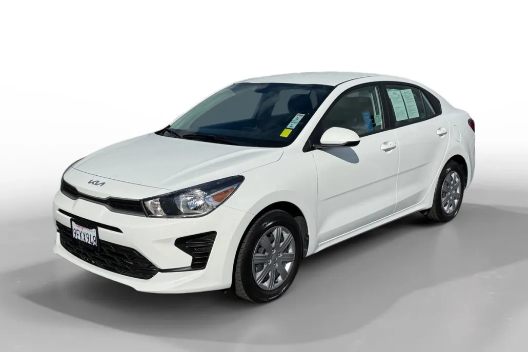 2023 Kia Rio LX photo 1