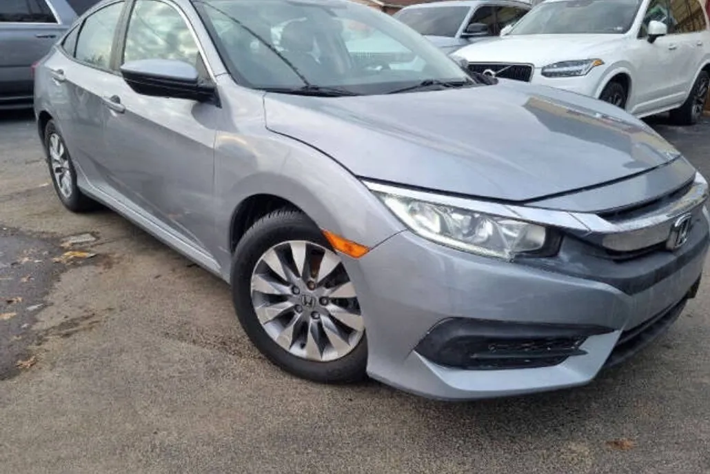 2016 Honda Civic LX photo 1