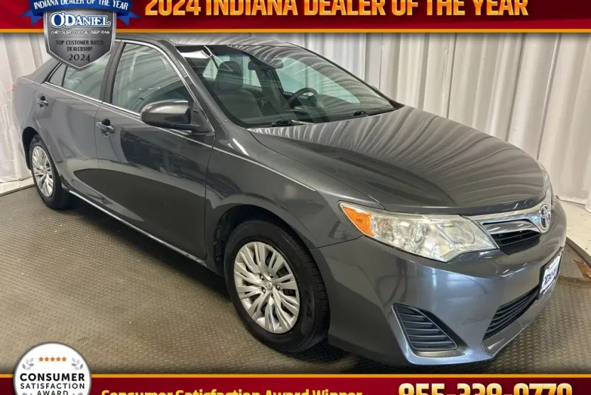 2012 Toyota Camry LE photo 1
