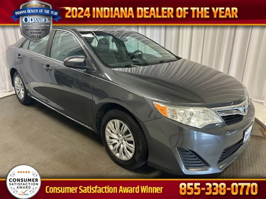 2012 Toyota Camry LE photo 1
