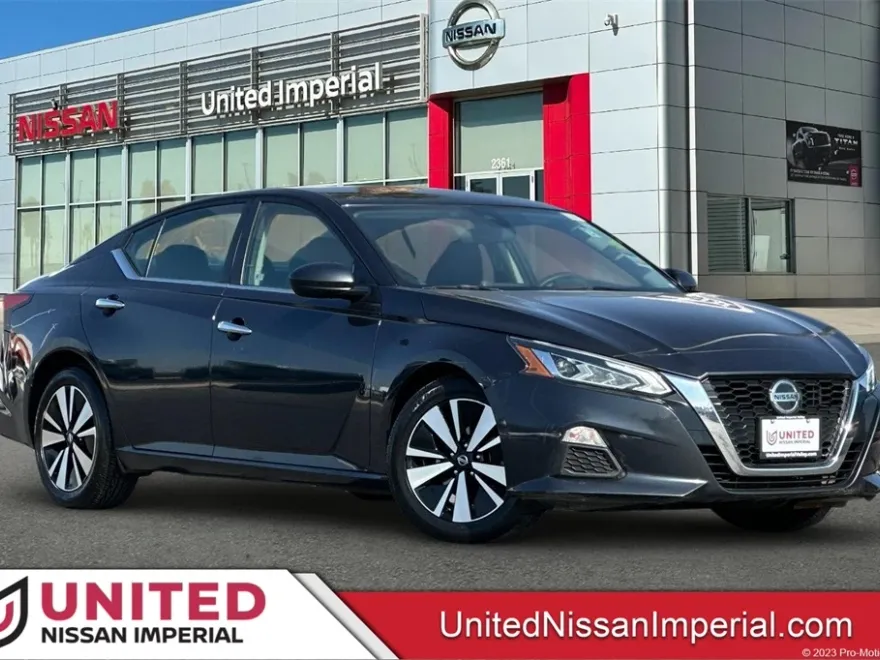 2022 Nissan Altima 2.5 SV photo 1