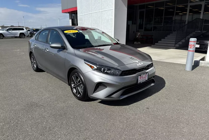 2022 Kia Forte LXS photo 1
