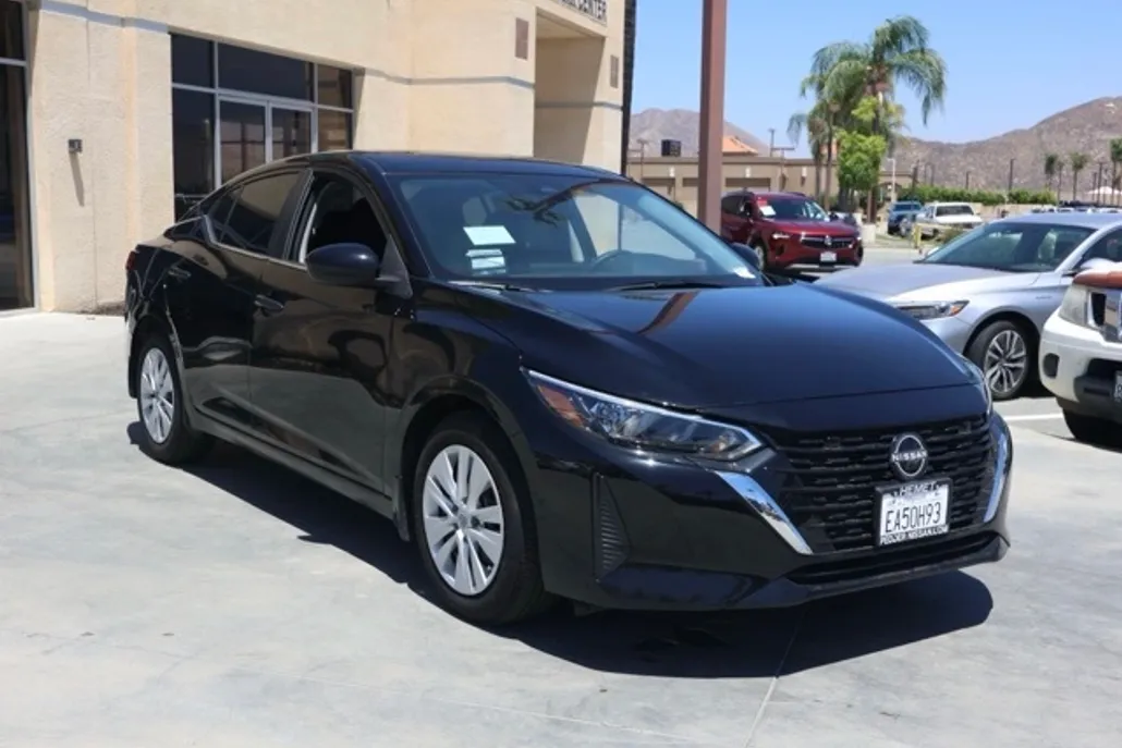2025 Nissan Sentra S photo 1