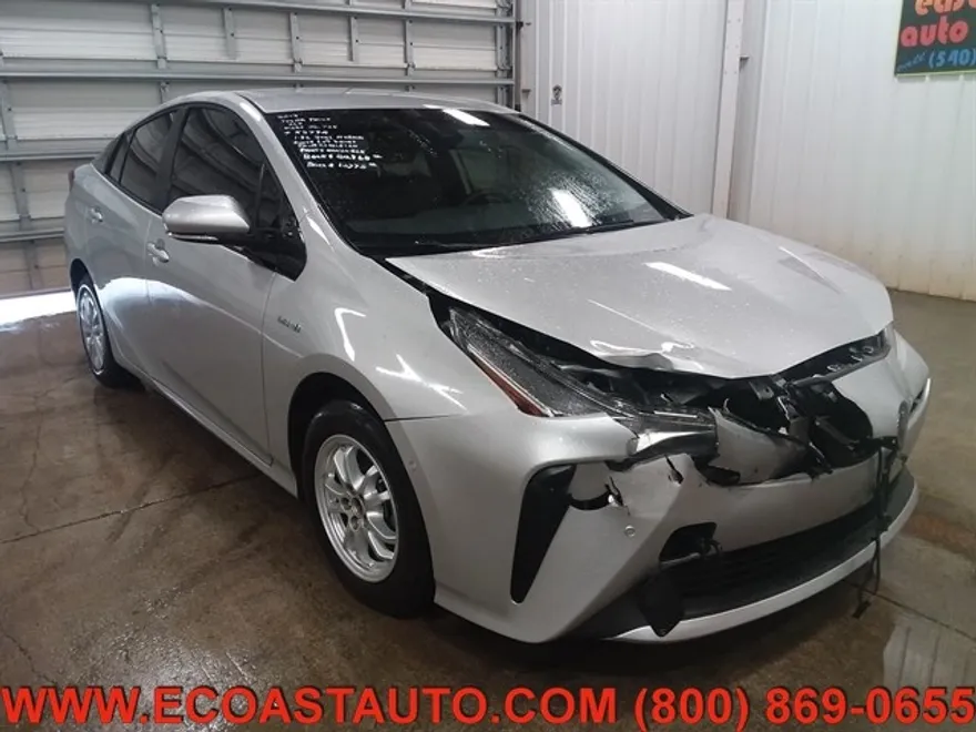 2019 Toyota Prius L Eco photo 1