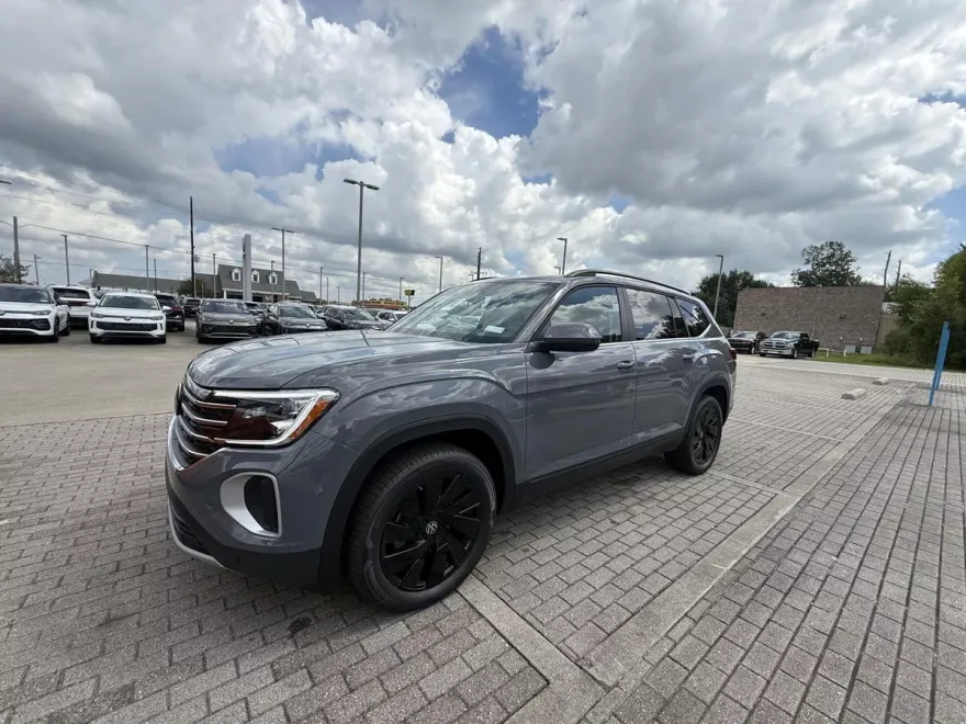 2026 Volkswagen Atlas SE Technology photo 1