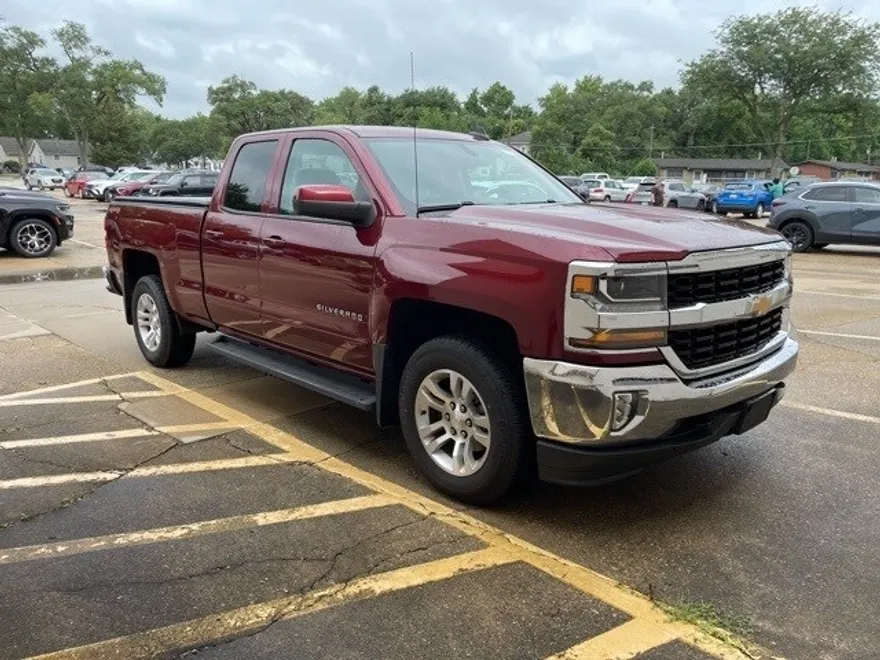 2017 Chevrolet Silverado 1500 photo 1