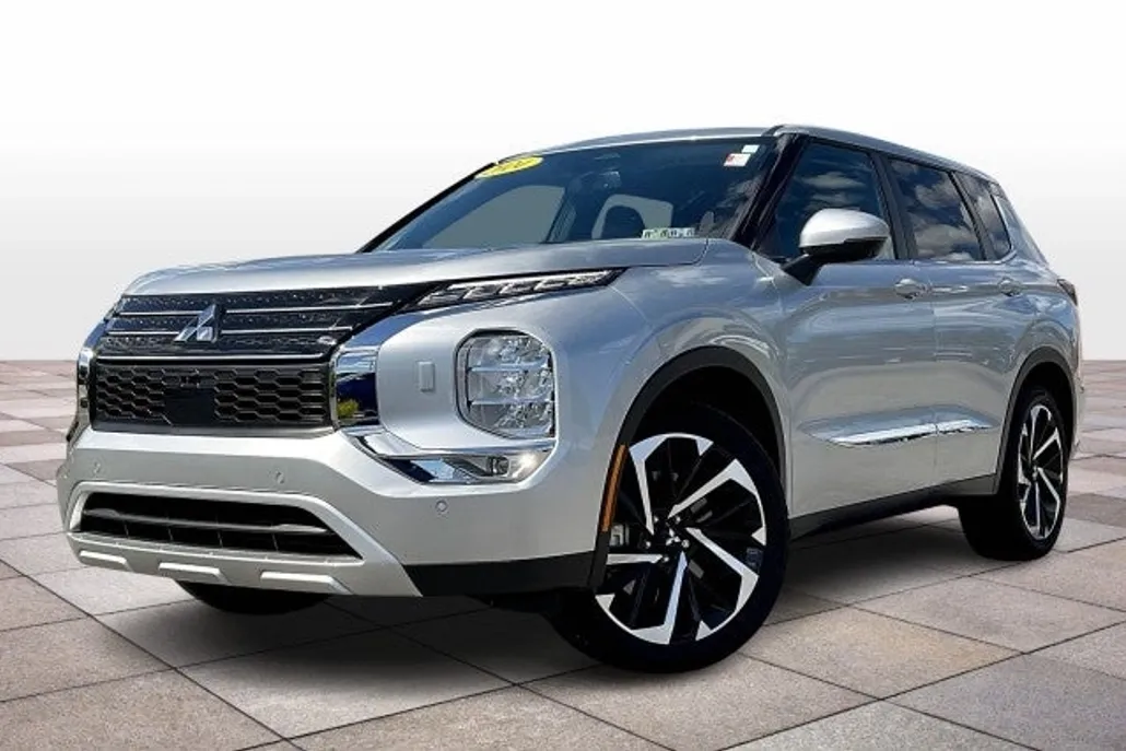 2024 Mitsubishi Outlander SE S-AWC photo 1