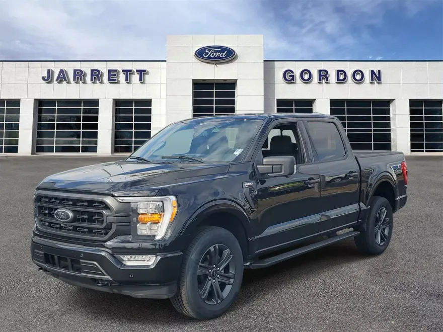 2023 Ford F-150 XLT photo 2