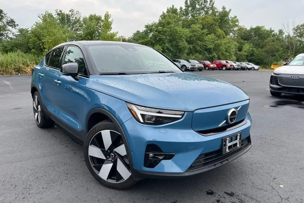 2022 Volvo C40 Recharge Ultimate photo 1