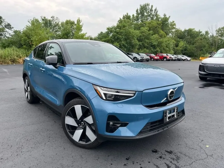 2022 Volvo C40 Recharge Ultimate photo 1