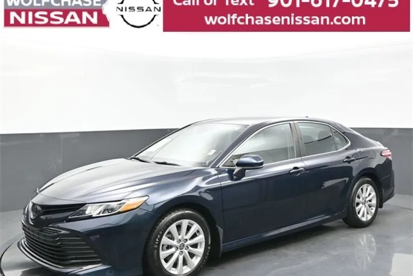 2020 Toyota Camry LE photo 1