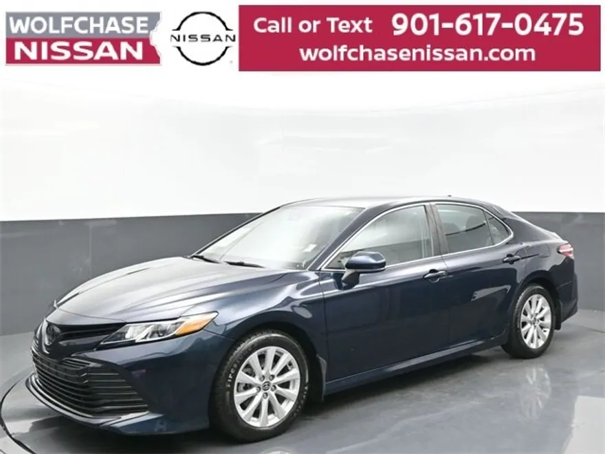 2020 Toyota Camry LE photo 1