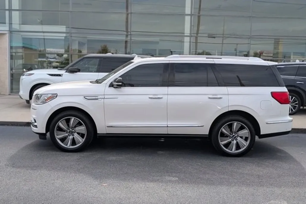 2018 Lincoln Navigator Select photo 1