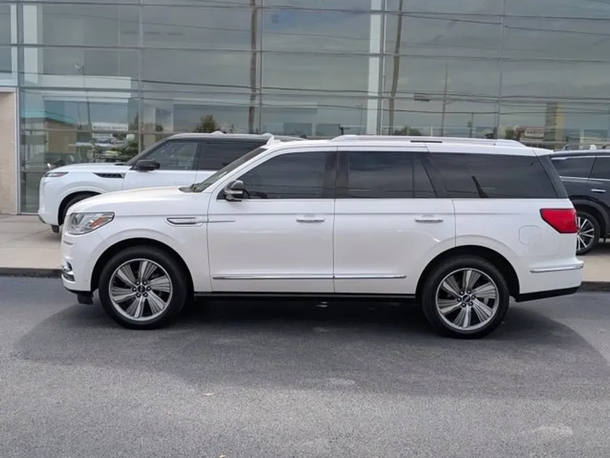 2018 Lincoln Navigator Select photo 1