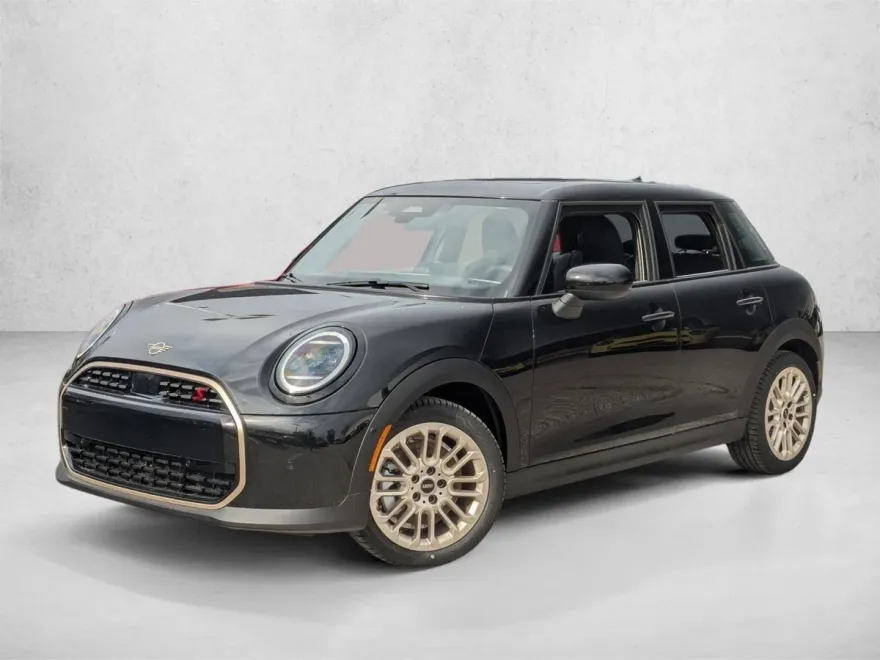 2025 Mini Cooper 4 Door Hardtop S photo 1