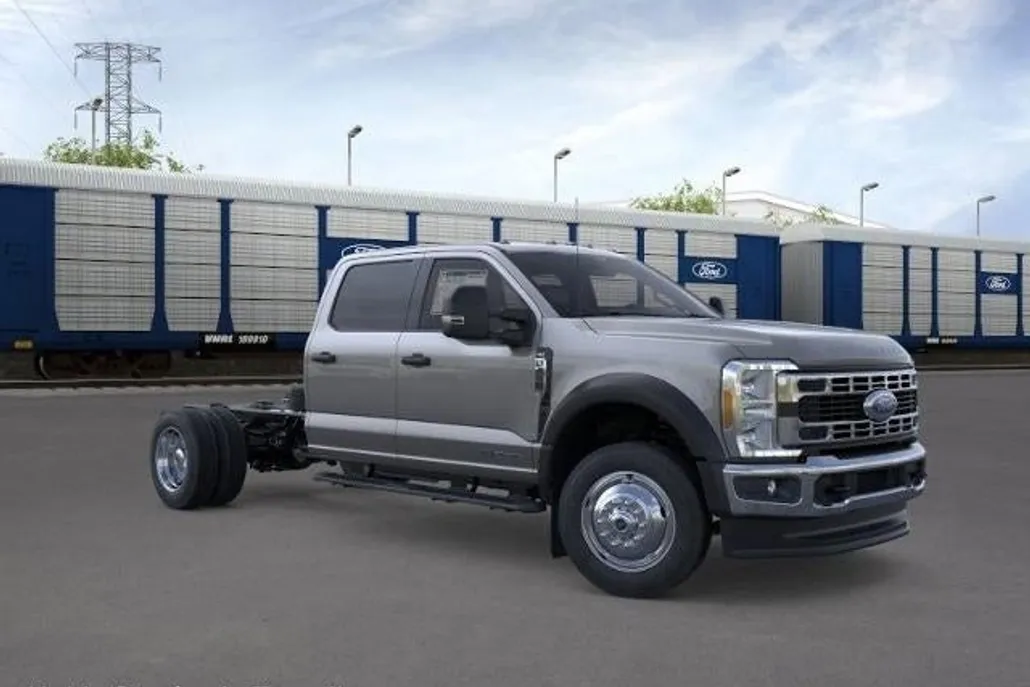 2026 Ford F-450 XLT photo 1