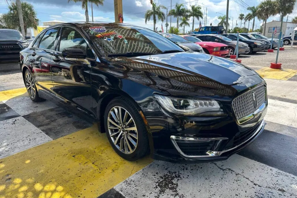 2020 Lincoln MKZ Standard photo 1
