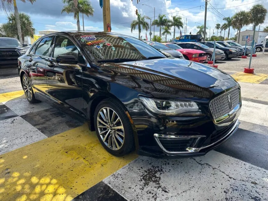 2020 Lincoln MKZ Standard photo 1