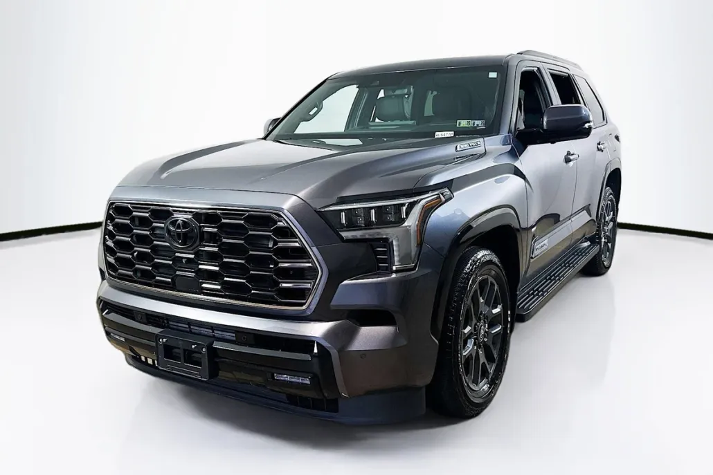 2025 Toyota Sequoia Platinum photo 1