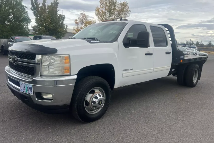 2011 Chevrolet Silverado 3500HD LT photo 1