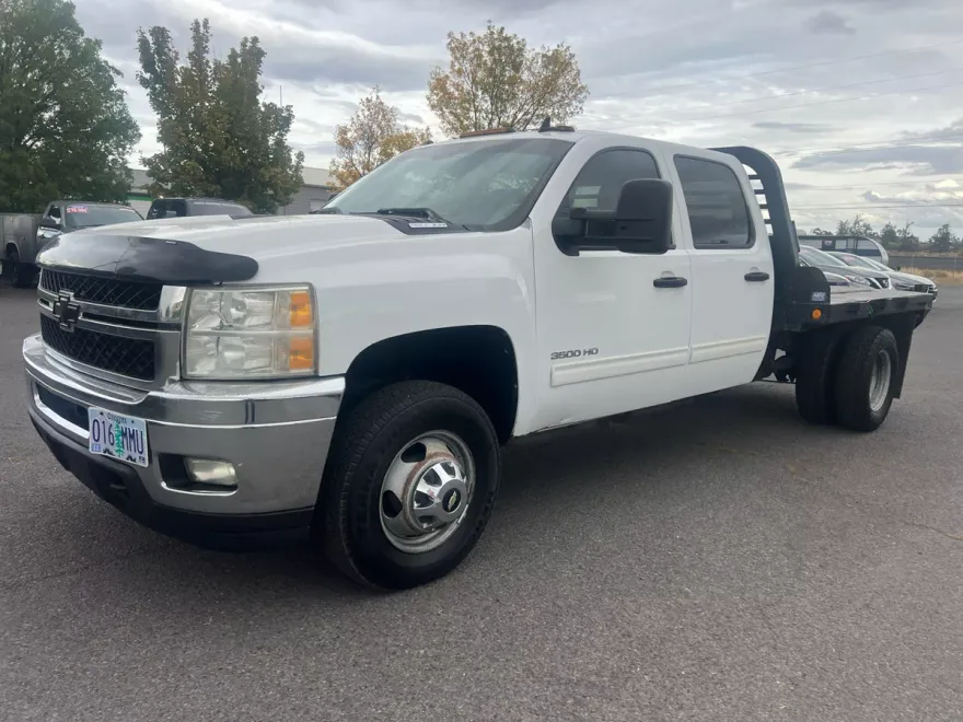 2011 Chevrolet Silverado 3500HD LT photo 1