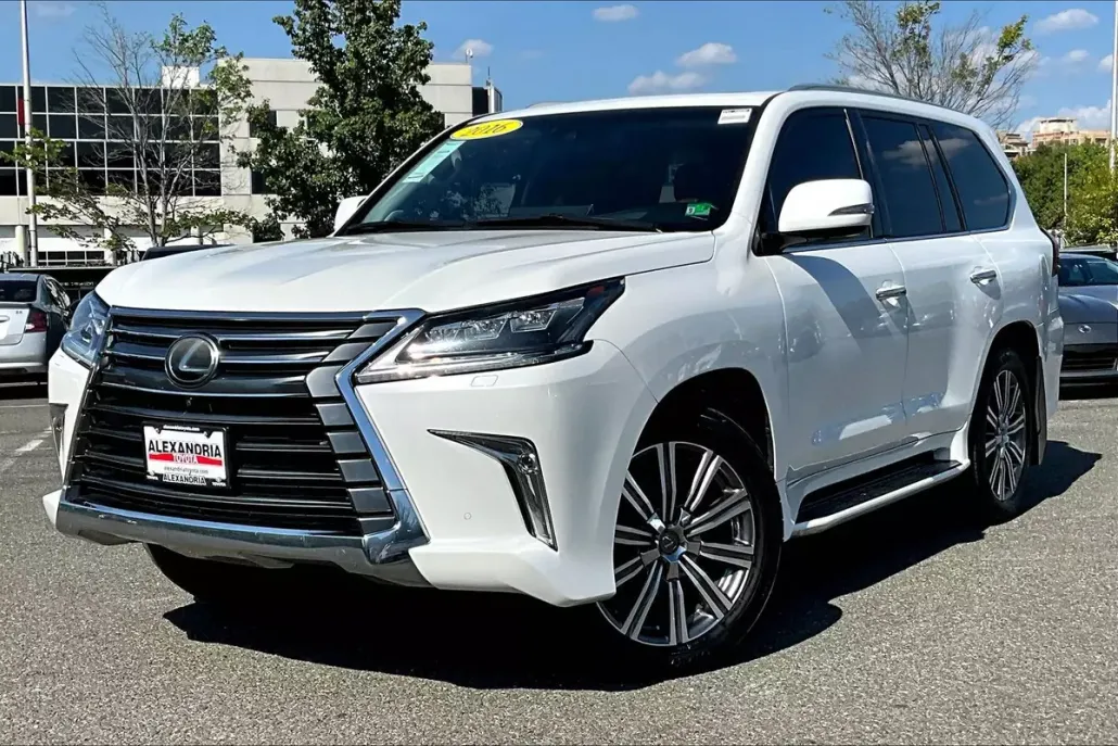 2016 Lexus LX 570 photo 1
