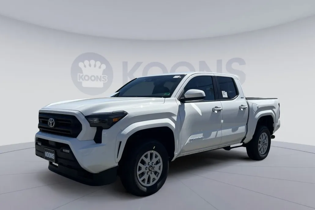 2025 Toyota Tacoma SR5 photo 1