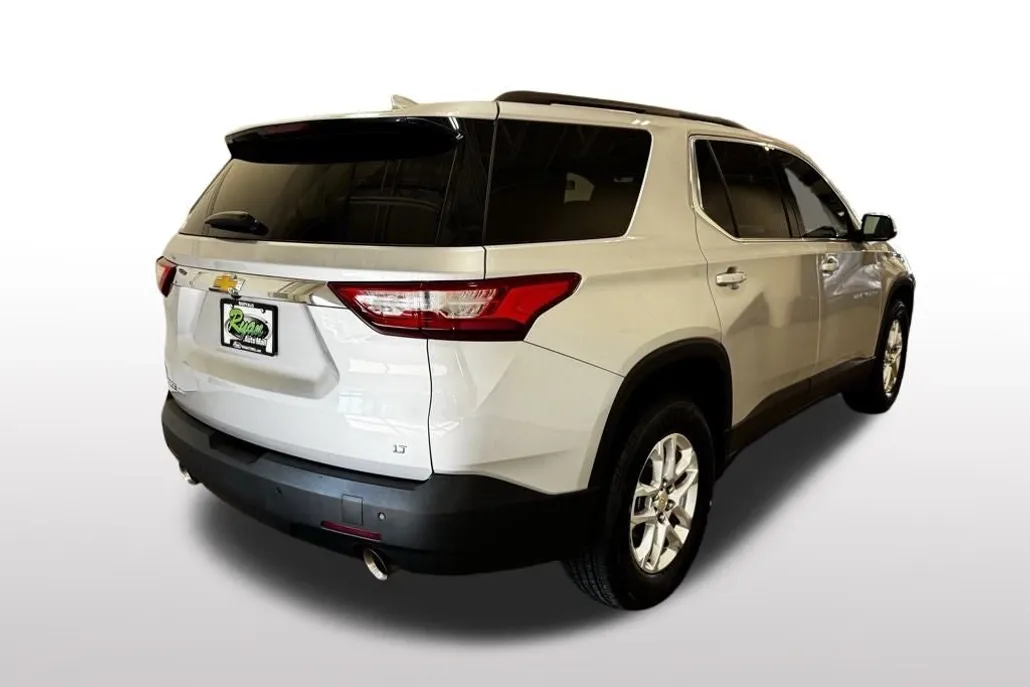2019 Chevrolet Traverse Cloth 1LT photo 1