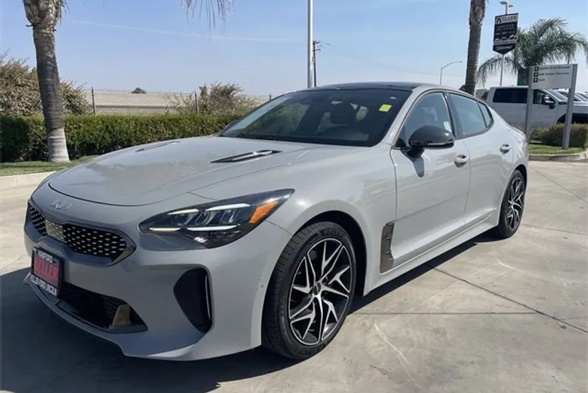 2023 Kia Stinger GT-Line photo 1