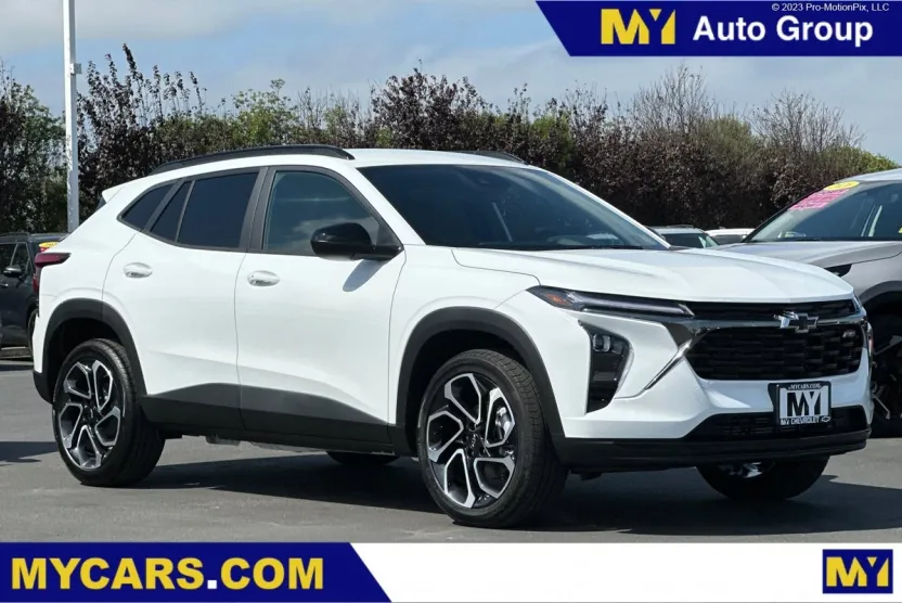 2025 Chevrolet Trax photo 1