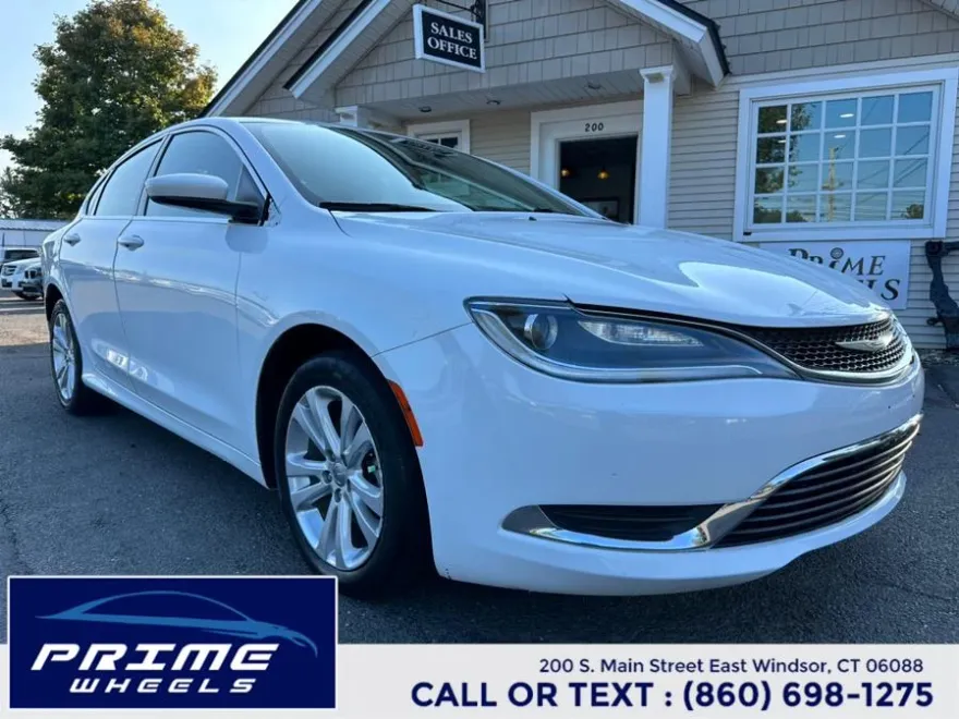 2015 Chrysler 200 Limited photo 1