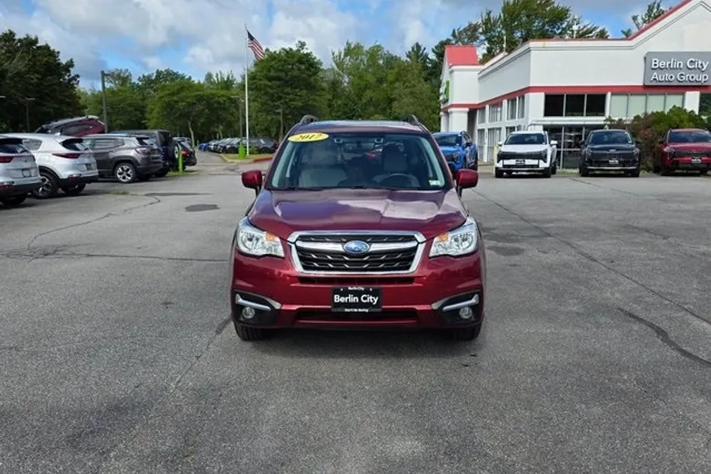 2017 Subaru Forester 2.5i Premium photo 1