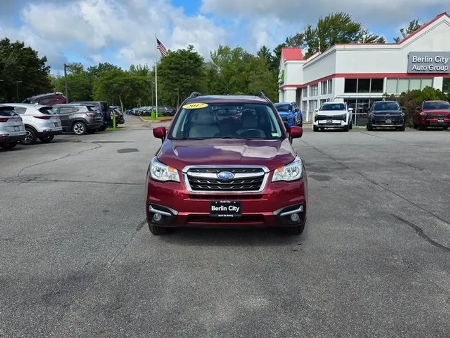 2017 Subaru Forester 2.5i Premium photo 1