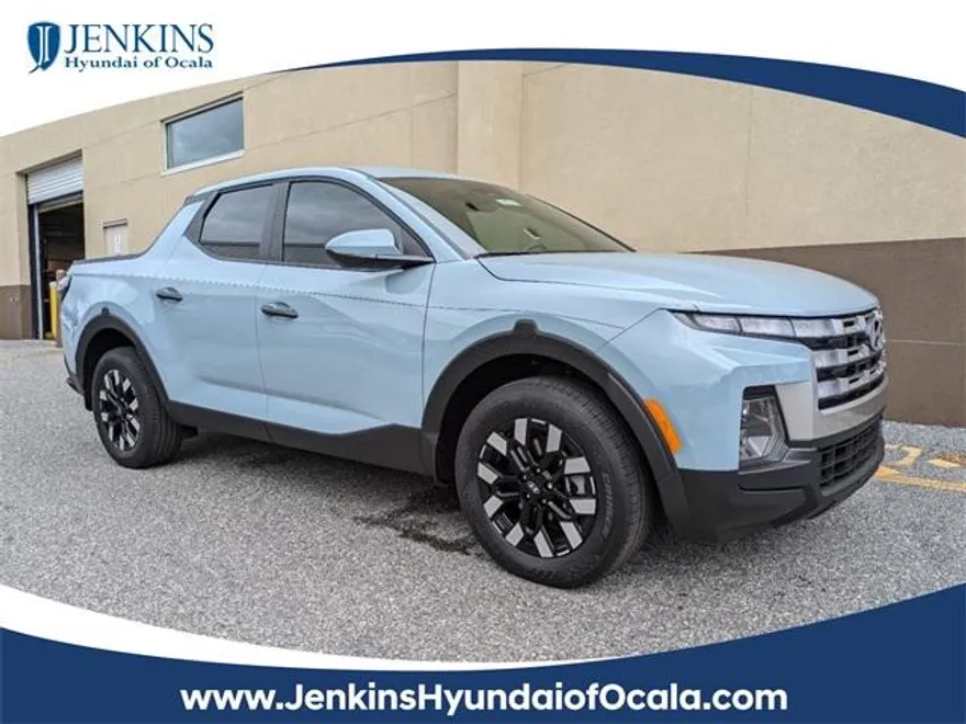 2025 Hyundai Santa Cruz SE photo 1