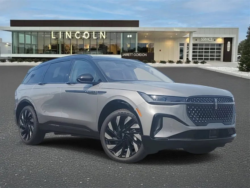 2025 Lincoln Nautilus Reserve photo 1