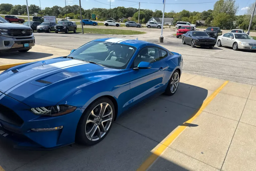 2020 Ford Mustang EcoBoost Premium photo 1