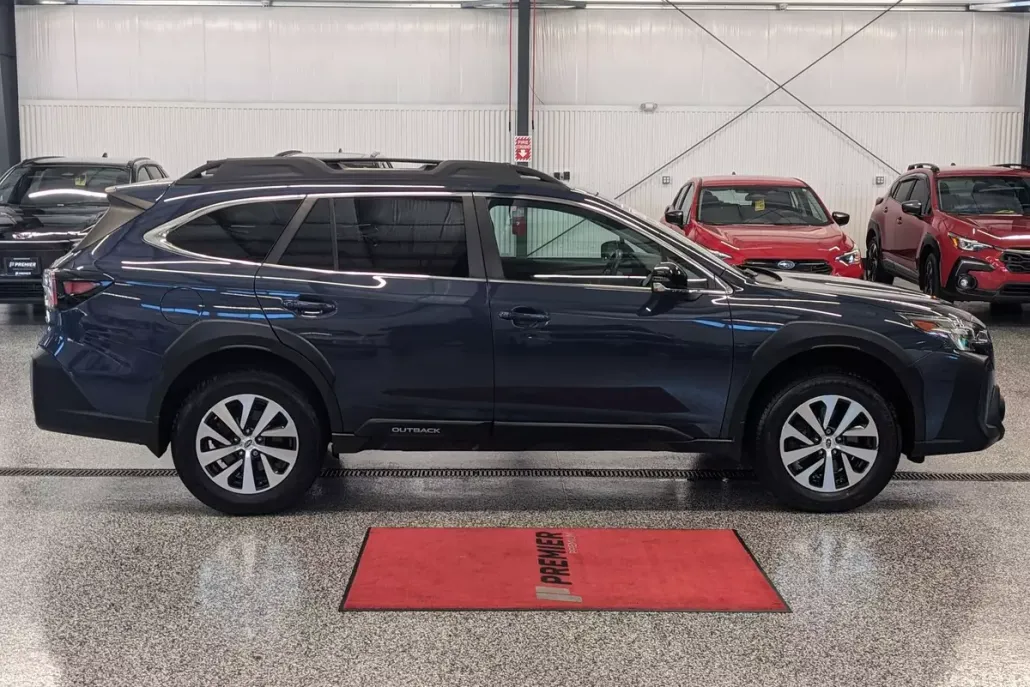 2023 Subaru Outback Premium photo 1