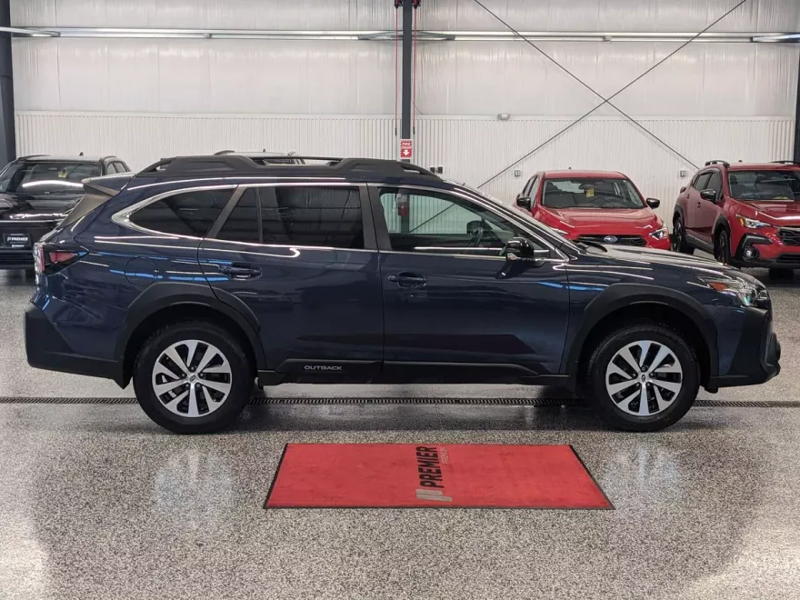 2023 Subaru Outback Premium photo 1