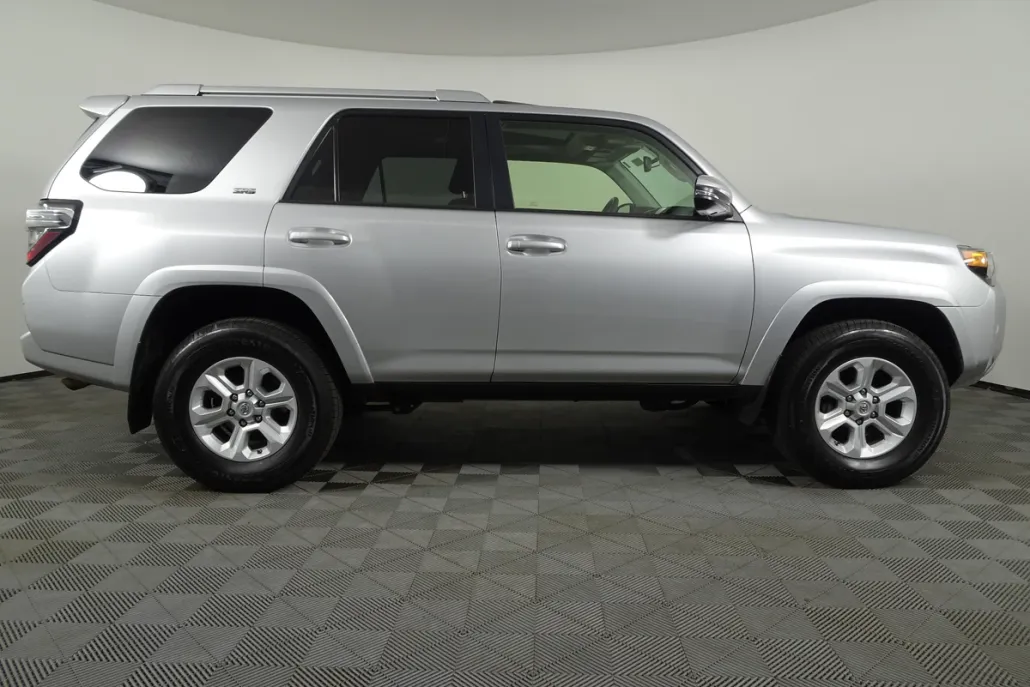 2016 Toyota 4Runner 4WD V6 SR5 Premium photo 1