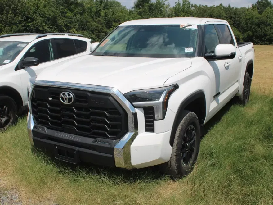 2022 Toyota Tundra SR5 photo 1