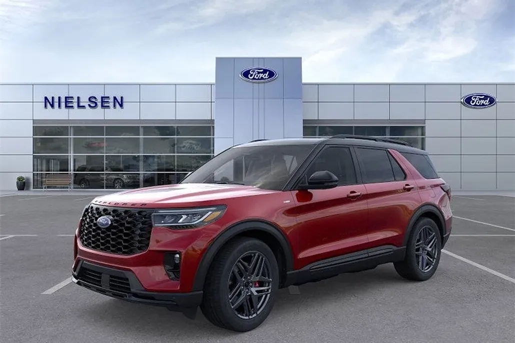 2025 Ford Explorer ST-Line photo 1