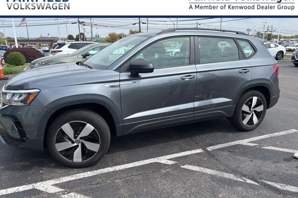 2024 Volkswagen Taos S photo 1