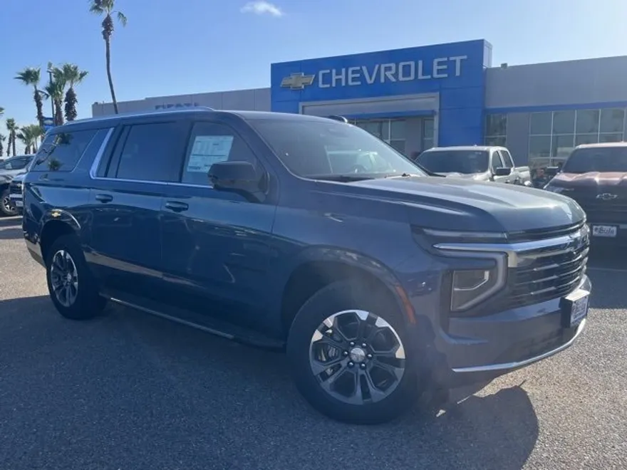 2025 Chevrolet Suburban LS photo 1