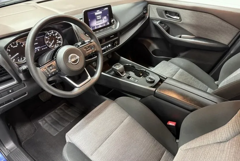 2023 Nissan Rogue SV photo 1
