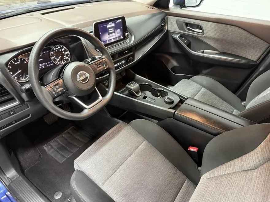 2023 Nissan Rogue SV photo 1
