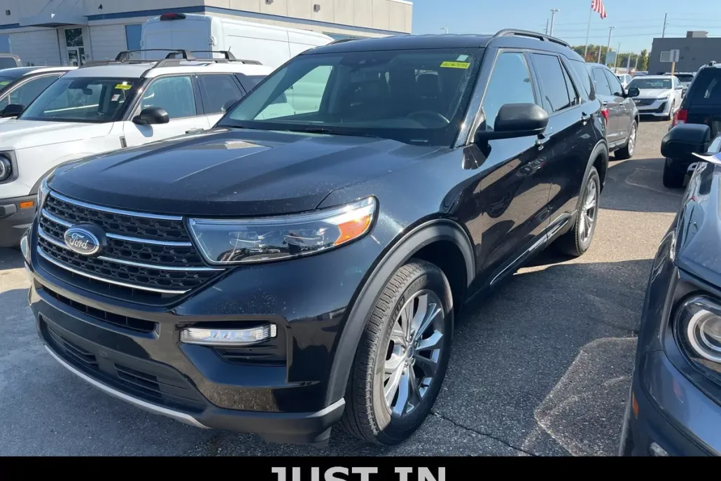 2022 Ford Explorer XLT photo 1