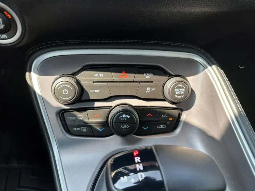 2020 Dodge Challenger SXT photo 18