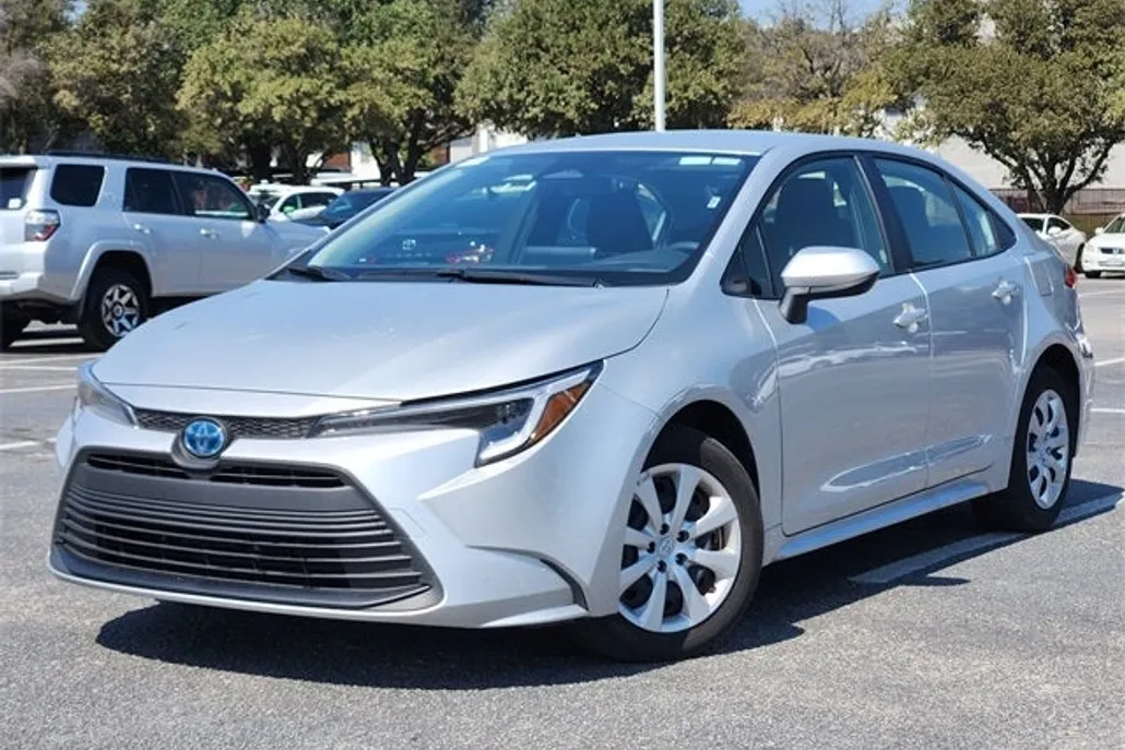 2025 Toyota Corolla Hybrid LE photo 1