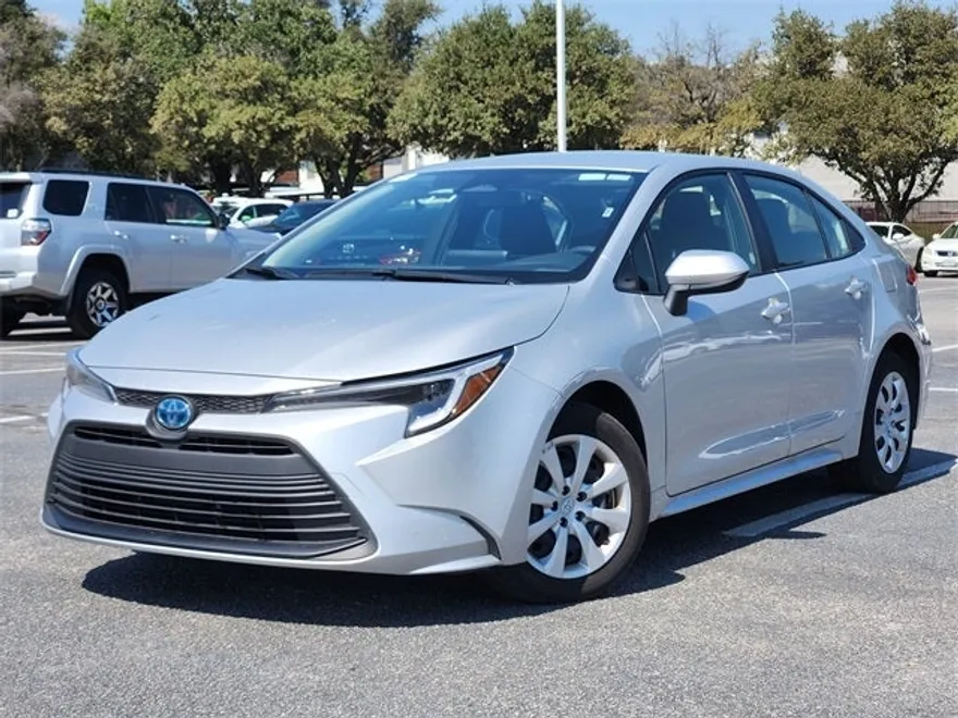 2025 Toyota Corolla Hybrid LE photo 1